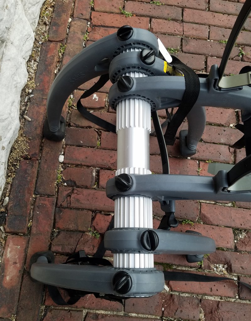 Saris Car Rack : Saris Bones 3 trunk used