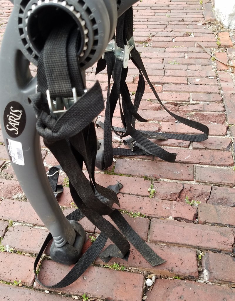 Saris Car Rack : Saris Bones 2 trunk used