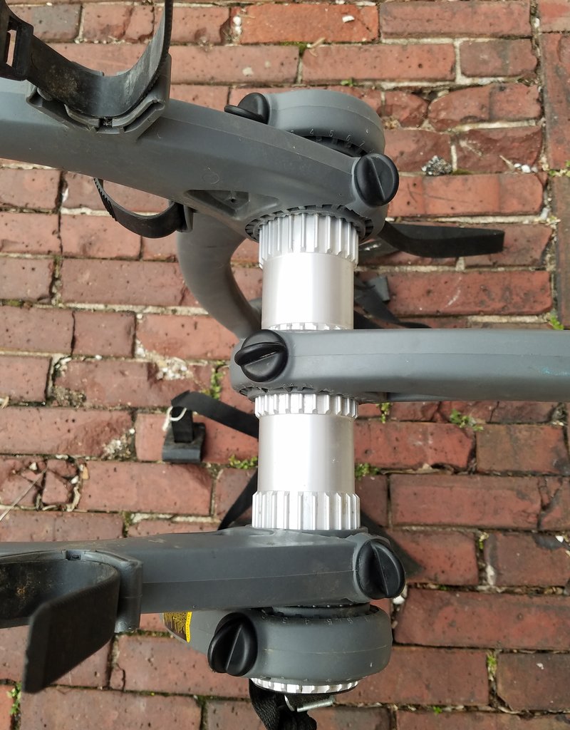 Saris Car Rack : Saris Bones 2 trunk used