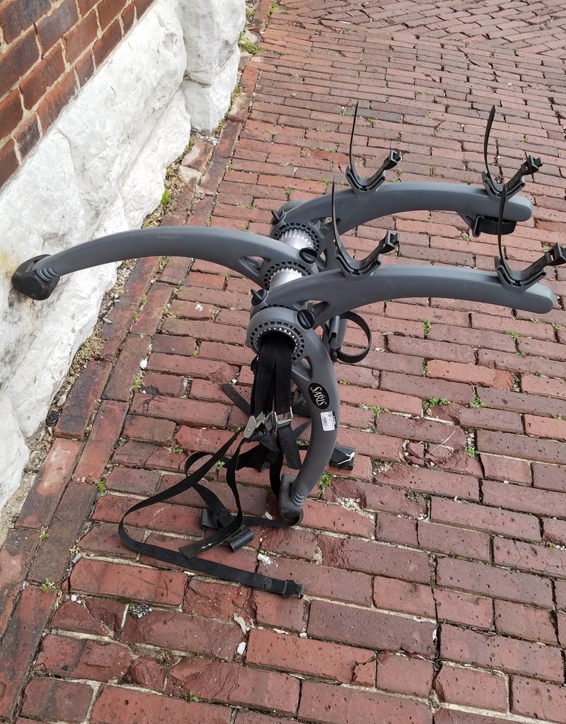 Saris Car Rack : Saris Bones 2 trunk used