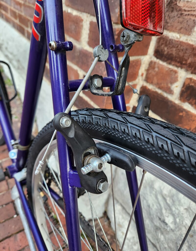 Trek Bike : Trek 700 Multitrack : 23"