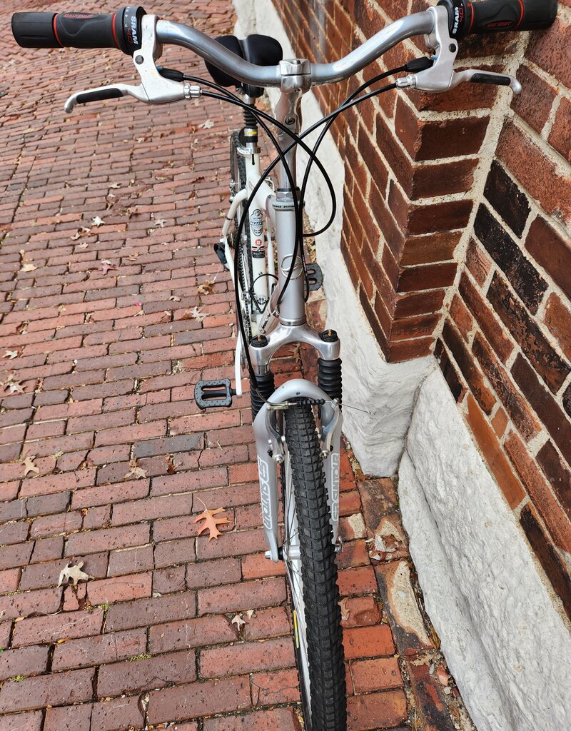 Giant Bike : Giant Sedona DX : 19"