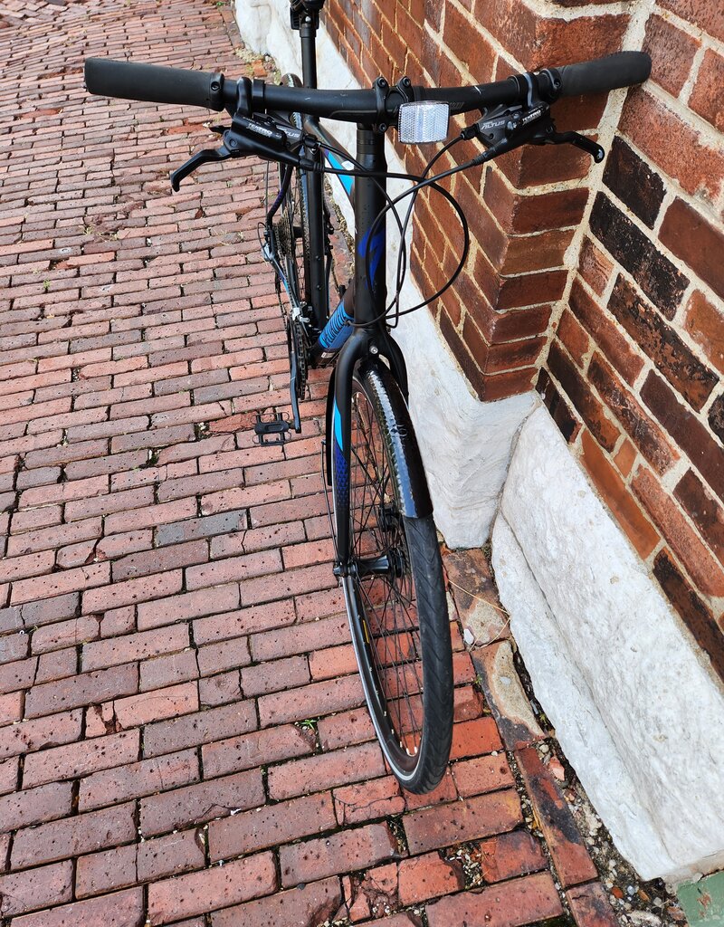 Specialized Bike : Specialized Sirrus : 21"