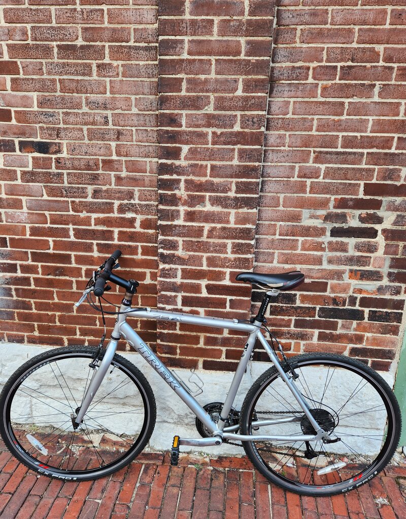 Trek Bike : Trek FX 7.5 : 20"