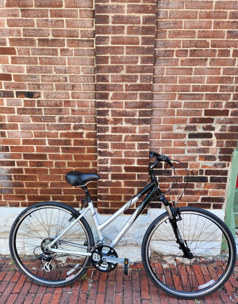 Gary Fisher Bike : Gary Fisher Tiburon : 17"