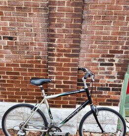 Trek Bike : Trek Navigator 100 : 21"