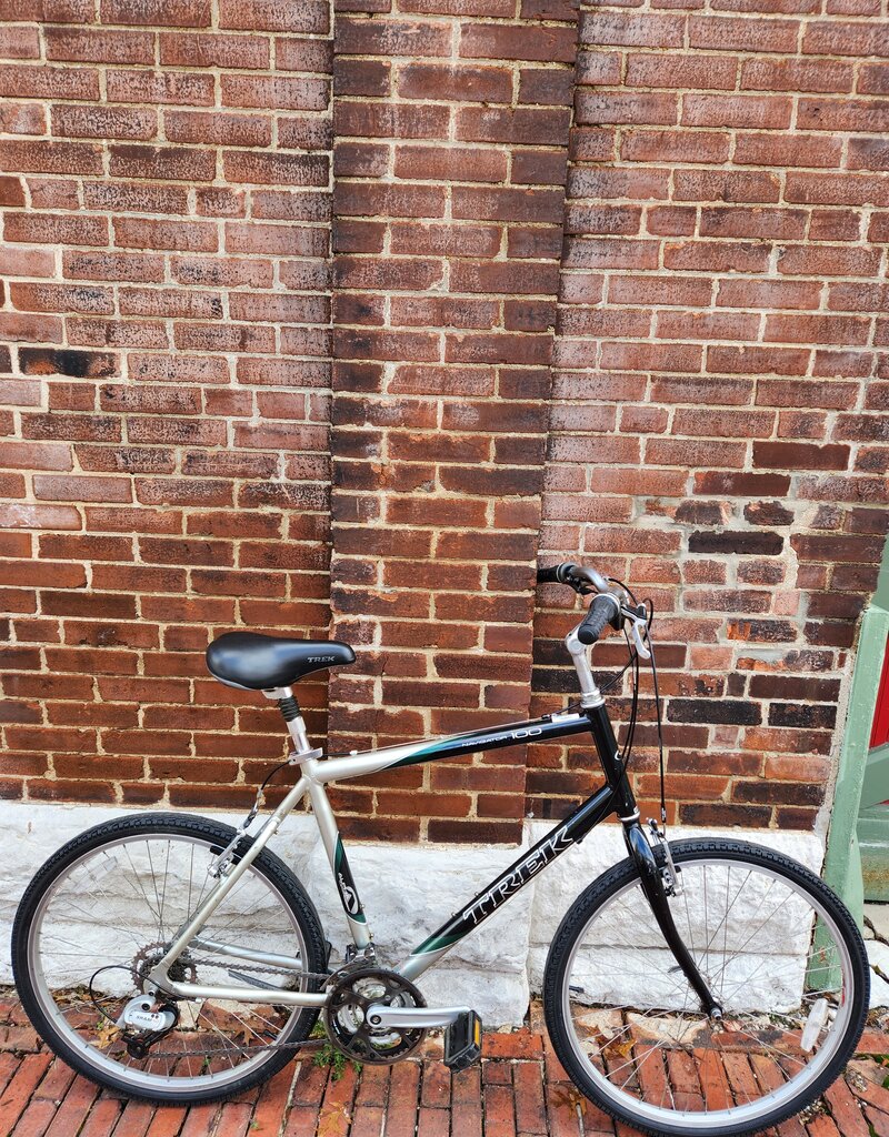Trek Bike : Trek Navigator 100 : 21"