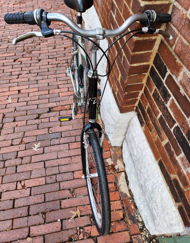 Trek Bike : Trek Navigator 100 : 21"