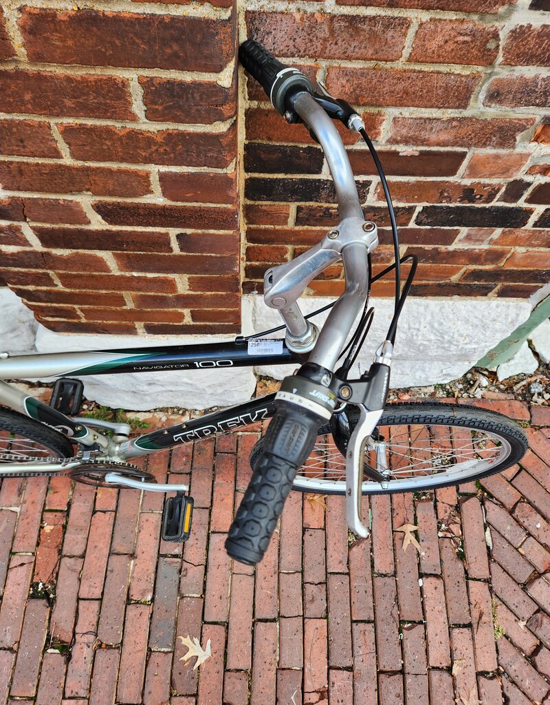 Trek Bike : Trek Navigator 100 : 21"