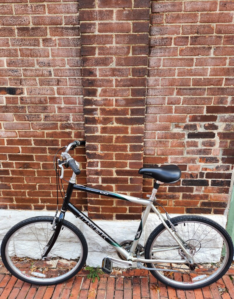 Trek Bike : Trek Navigator 100 : 21"