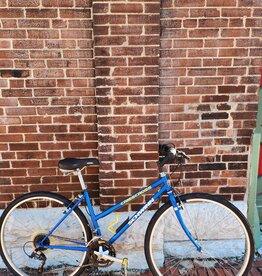 Schwinn Bike : Schwinn Crisscross : 17" step thru