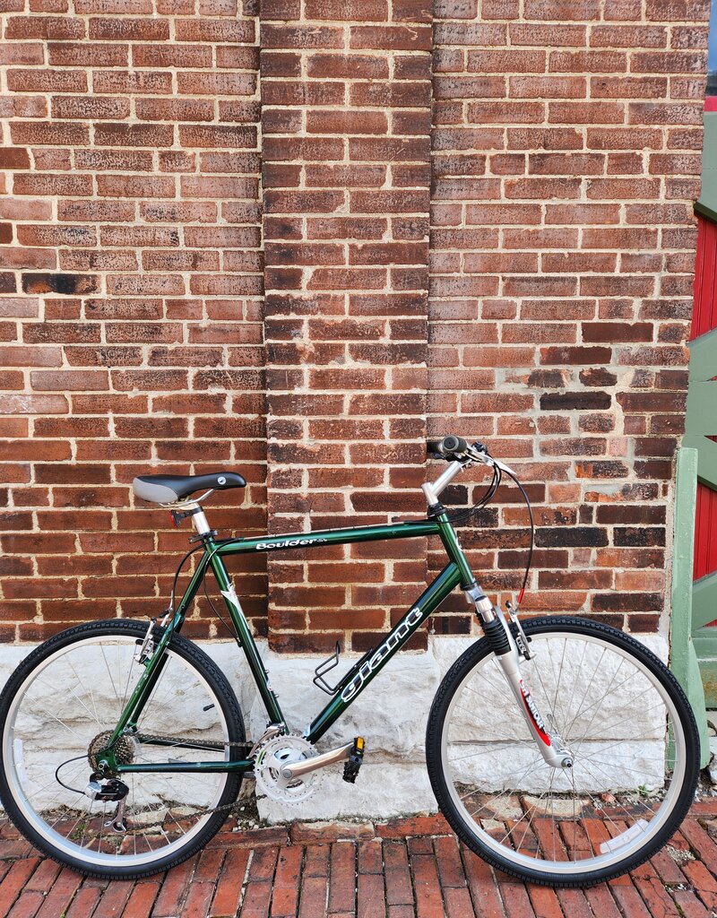 Giant Bike : Giant Boulder : 23.5"