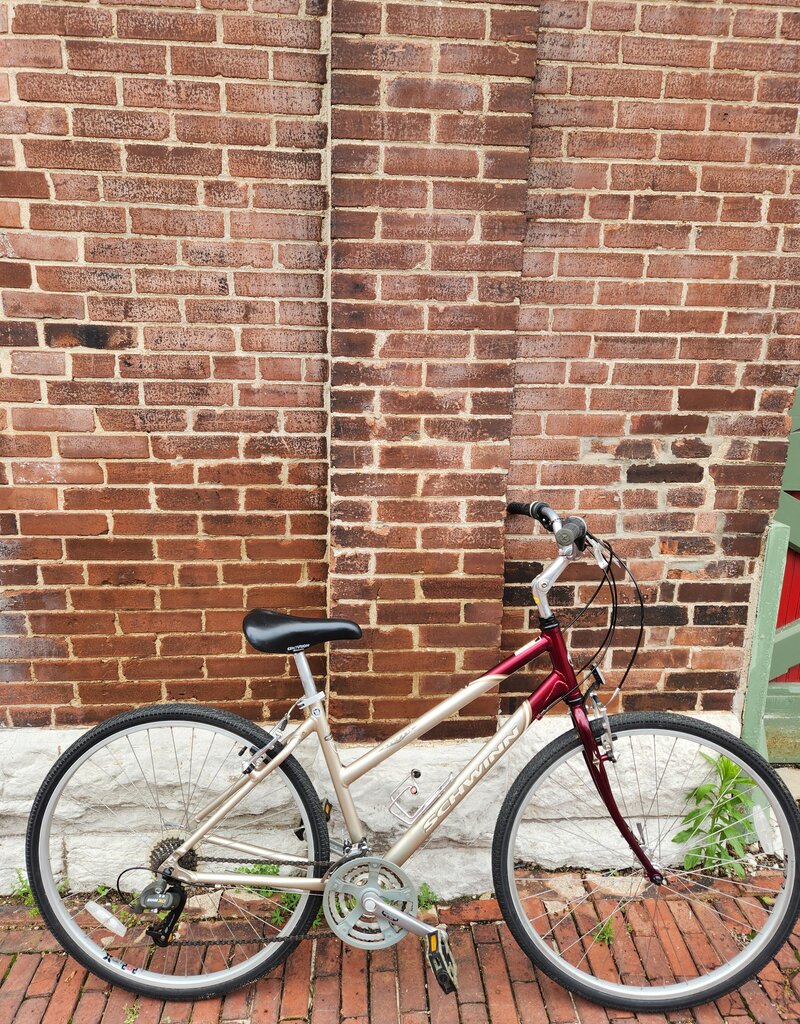 Schwinn Bike : Schwinn Sierra : 18"