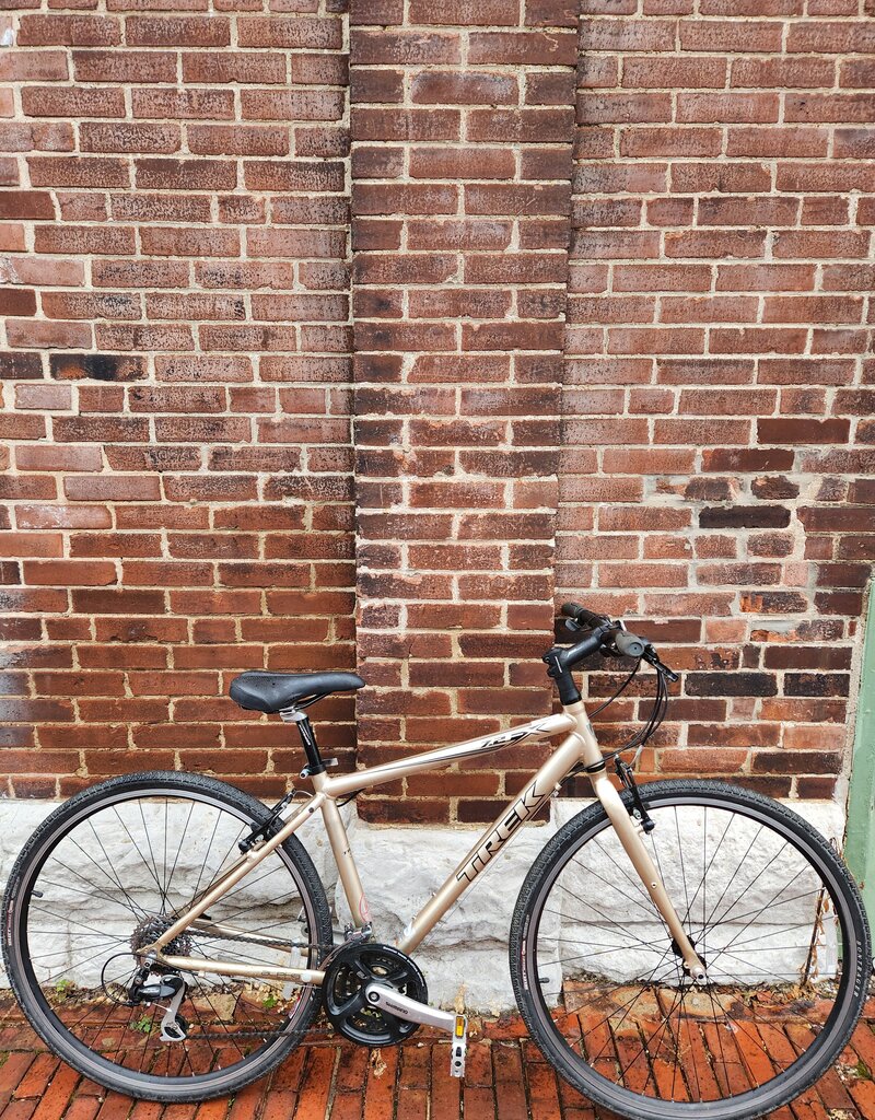 Trek Bike : Trek 7.2FX : 17"
