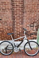 Diamond Back Bike : DiamondBack Wildwood Deluxe : 18"