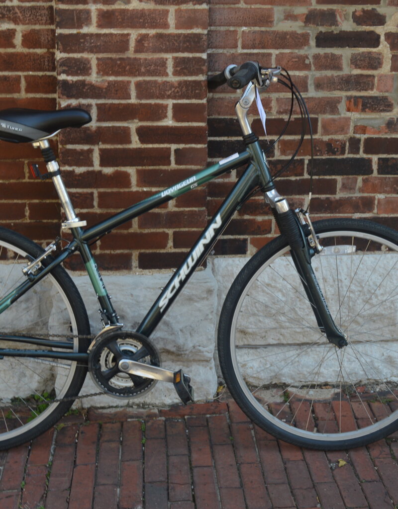 Schwinn Bike : Schwinn Voyageur : 17"