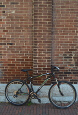 Specialized Bike : Specialized HotRock Cross Country : 19"