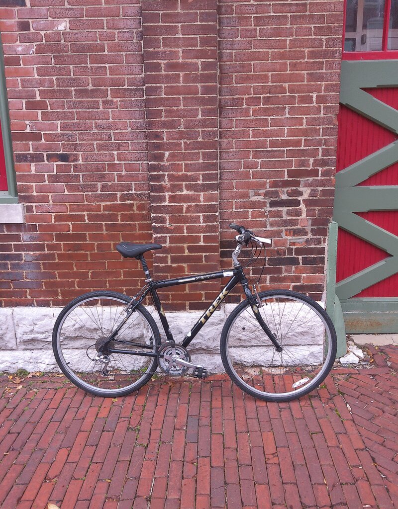 Trek Bike : Trek 7300 : 20"