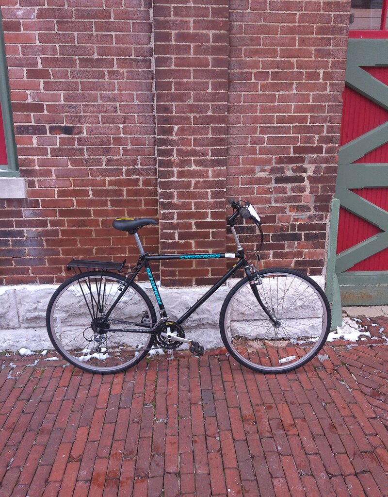 Schwinn Bike : Schwinn Crisscross : 20.5"