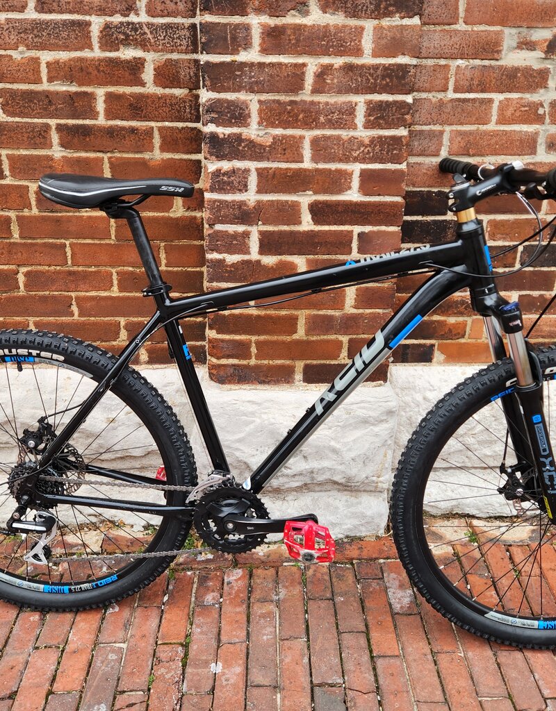 Bike : Reid XTrail 27.5" wheel : 20.5"