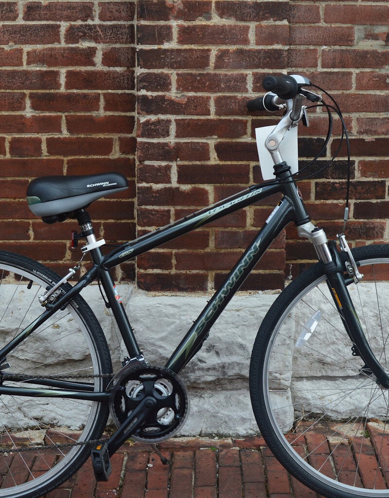 Schwinn Bike : Schwinn Voyageur : 17"