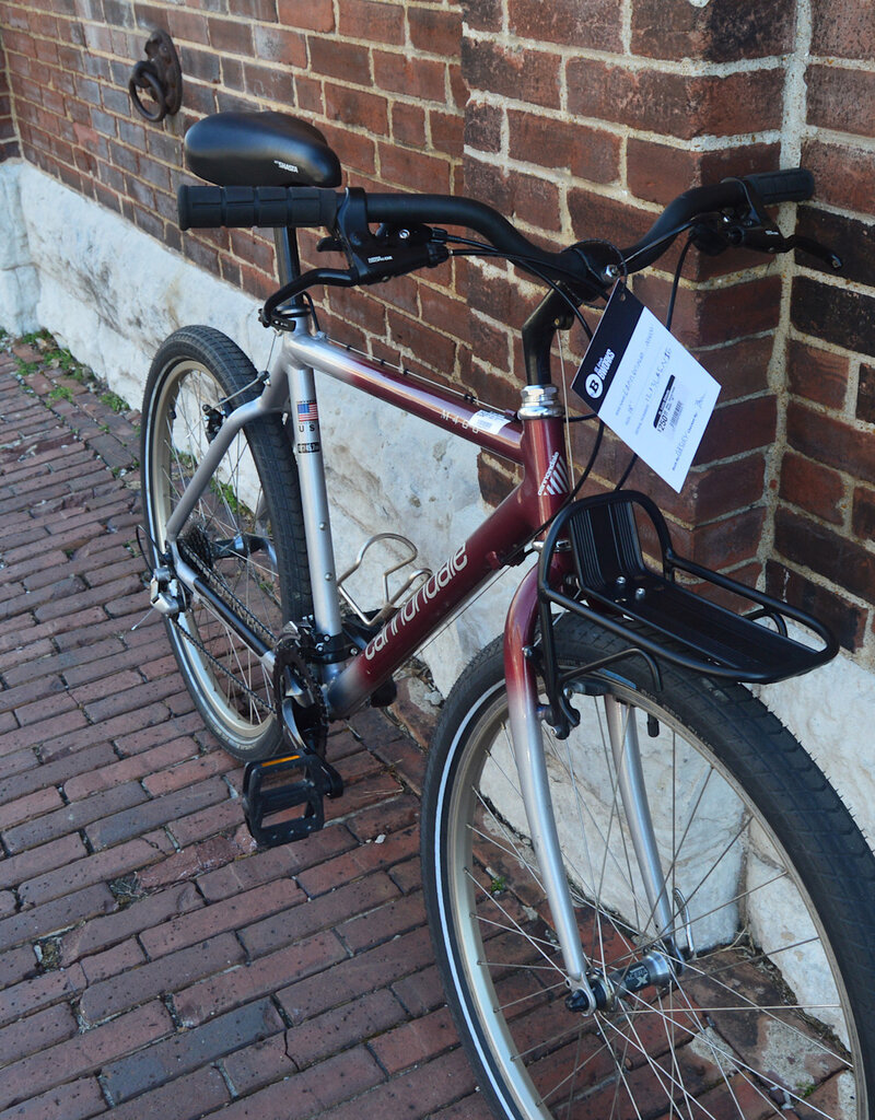 Cannondale Bike: Cannondale M400 : 18"