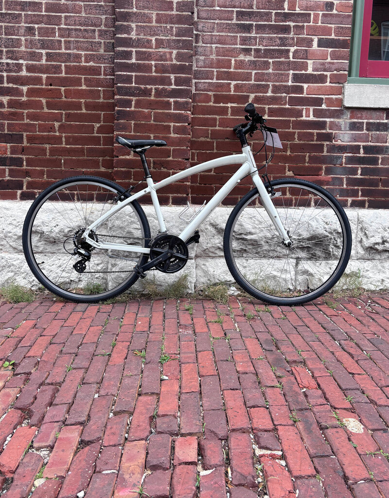 Bike: Specialized Globe  Hybrid: 17"
