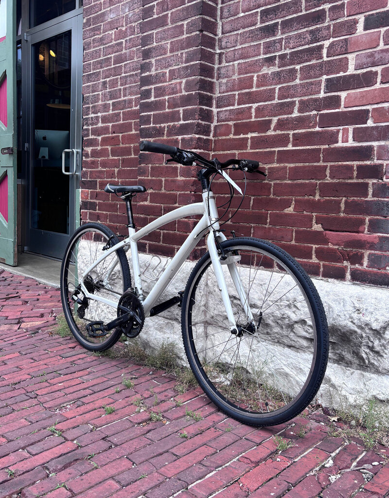 Bike: Specialized Globe  Hybrid: 17"