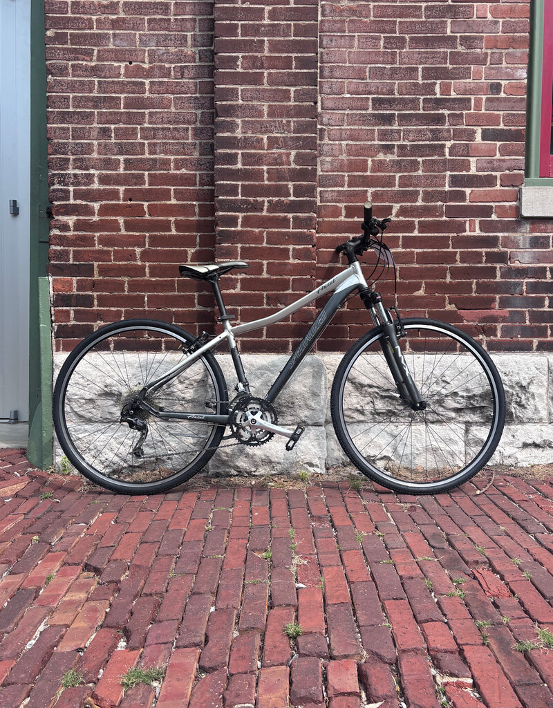Specialized Bike: Specialized Ariel: 17"