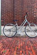 Giant Bike : Giant Cypress DX  : 15" Step Thru