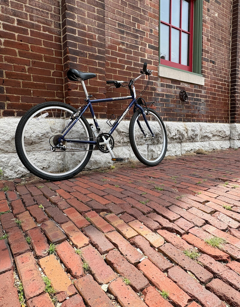 Specialized Bike : Specialized Hardrock : 17" Blu w/ rack