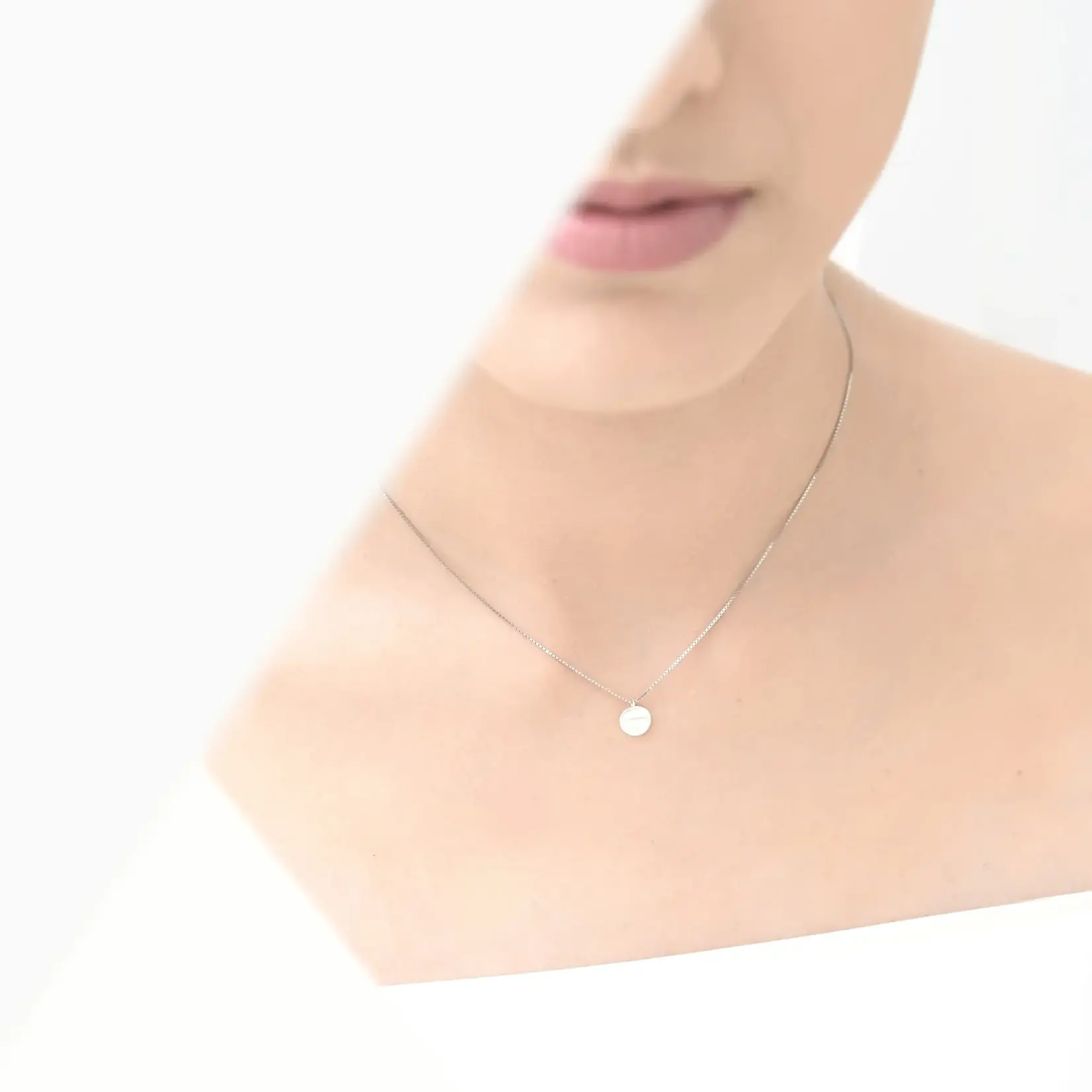 PURSUITS Petite Curl Dot Necklace (Brushed Silver)