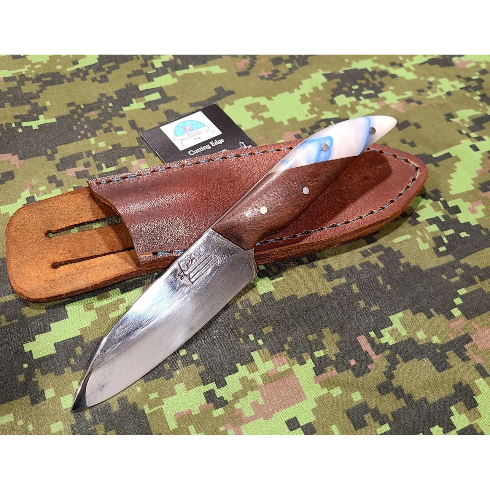 CUTTING EDGE CONSIGN CE BLUE MARBLE KNIFE W/ LEATHER SHEATH