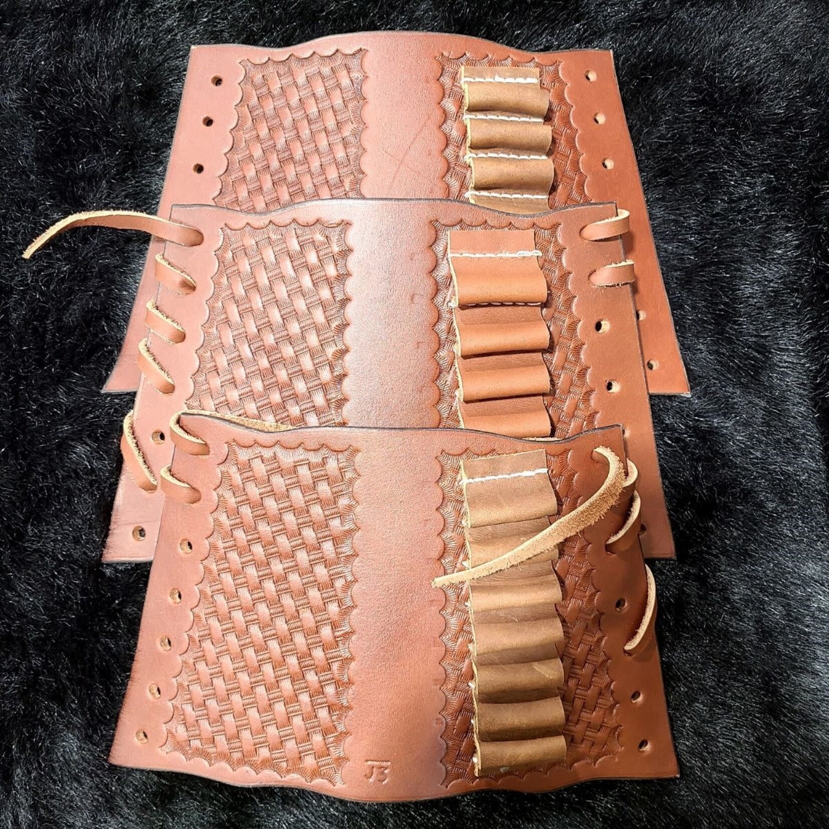 JOSSY BUT STOCK SHELL BASKET STAMPED HOLDER MIXED COLOURS