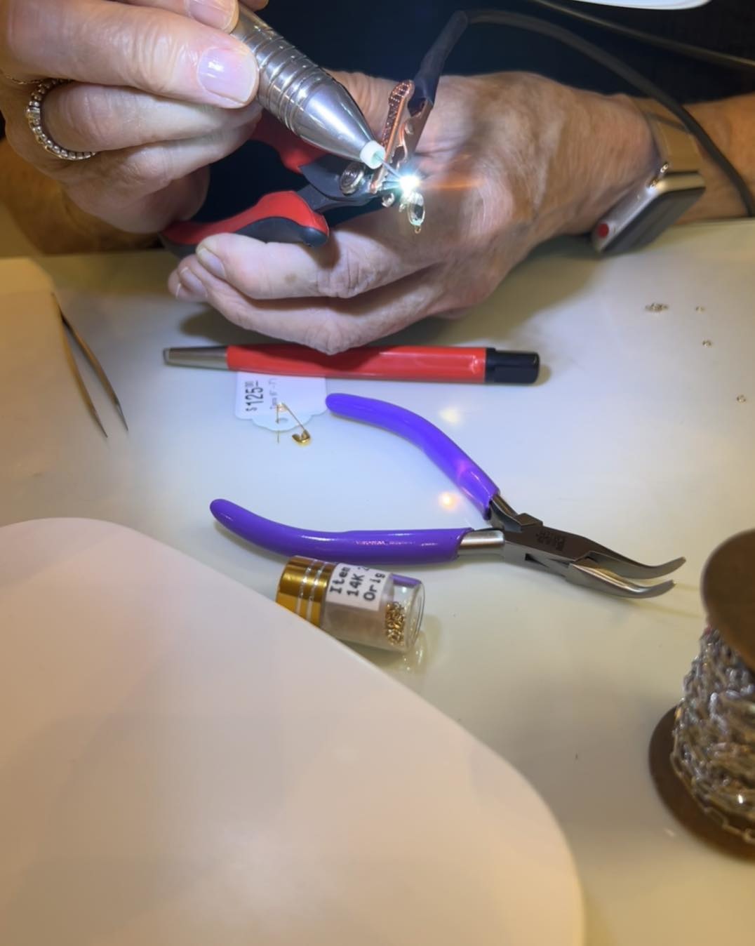 Welding permanent jewelry