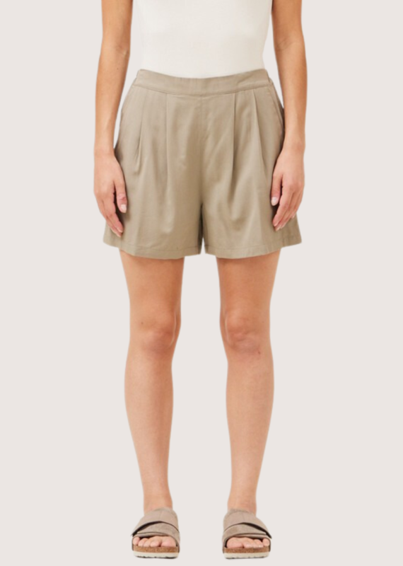 GRADE & GATHER Dry Thyme Pleated Shorts