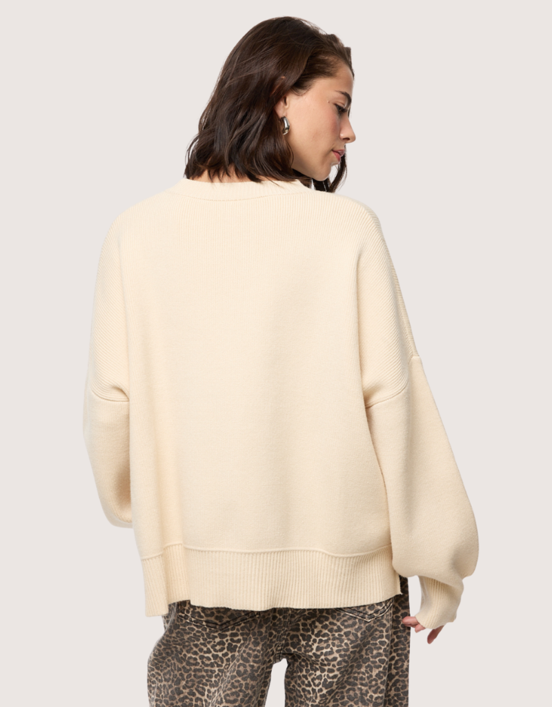 WISHLIST Pull Over Long Sleeve Sweater