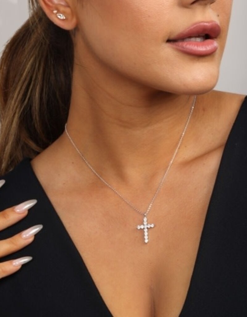 MELINDA MARIA Oh She Fancy Small Cross Pendant
