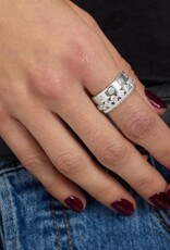 MELINDA MARIA Ashley Venice Ring