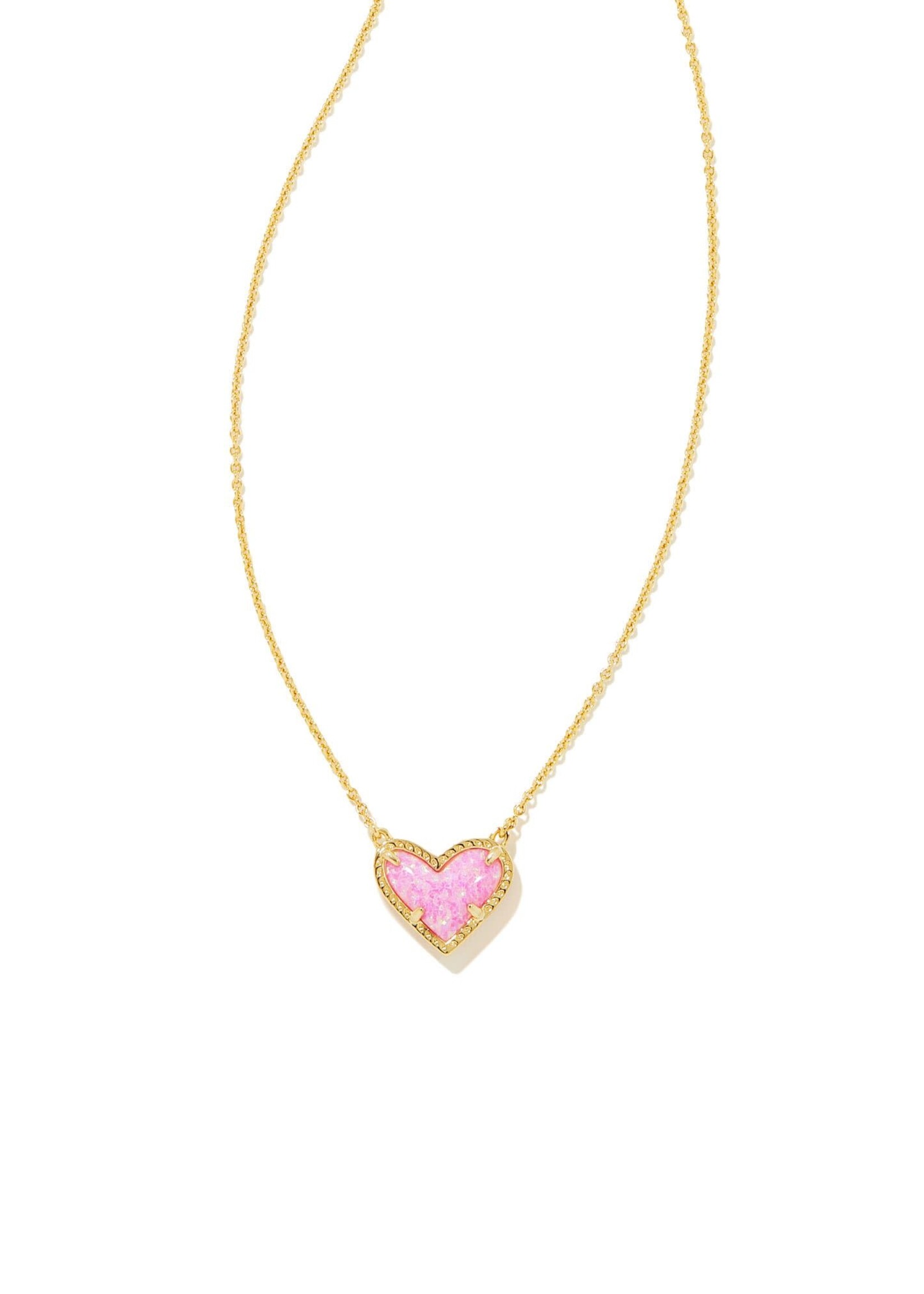 Kendra Scott ARI HEART SHORT PENDANT NECKLACE