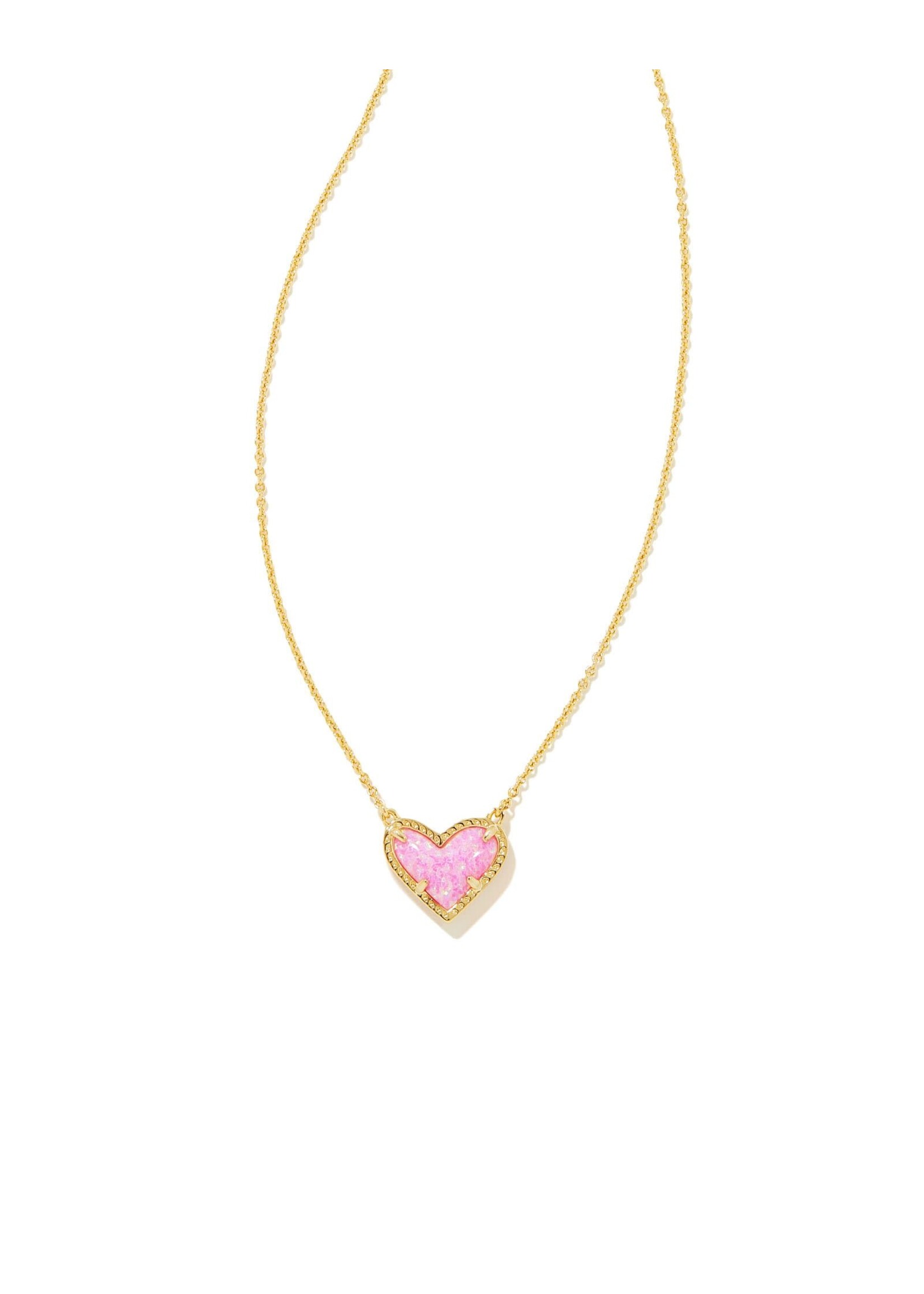 Kendra Scott ARI HEART SHORT PENDANT NECKLACE