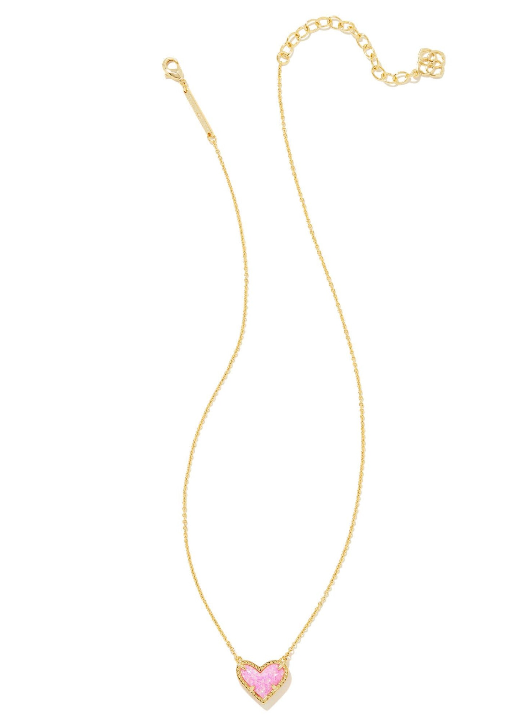 Kendra Scott ARI HEART SHORT PENDANT NECKLACE