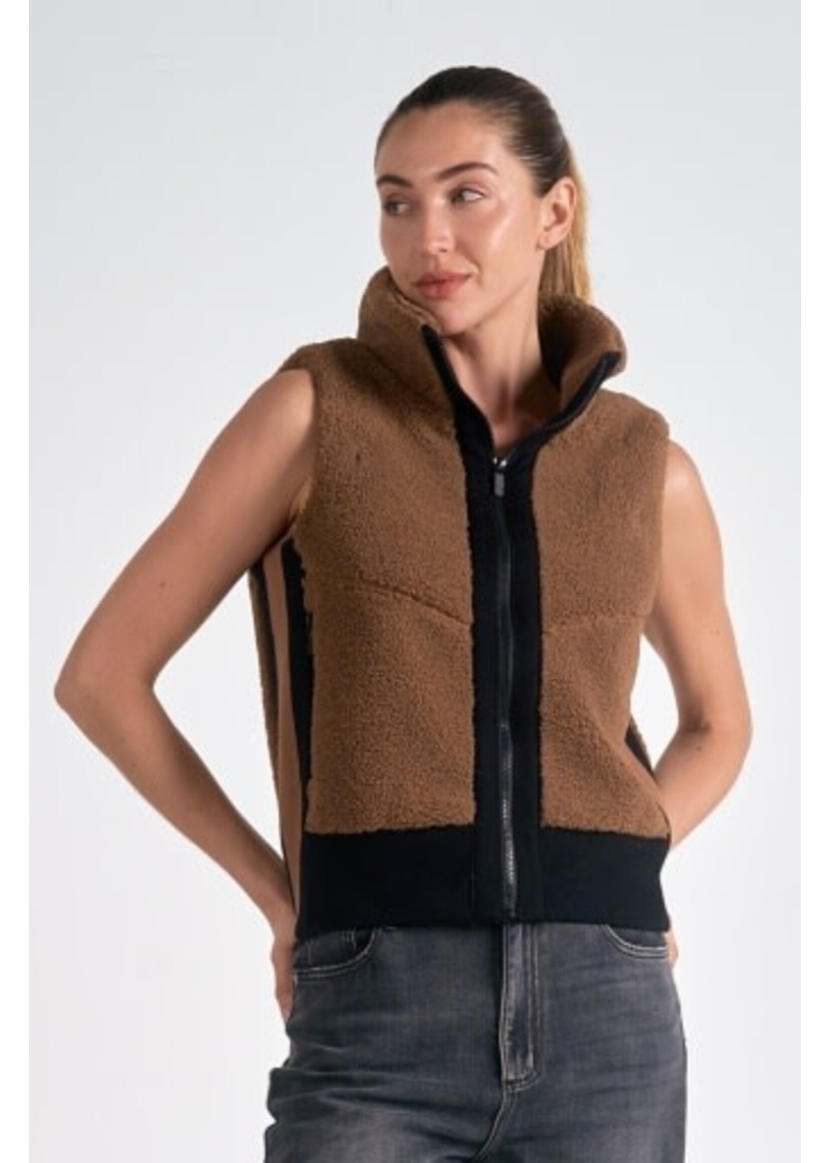 Elan Zip Up Vest (Dark Brown)