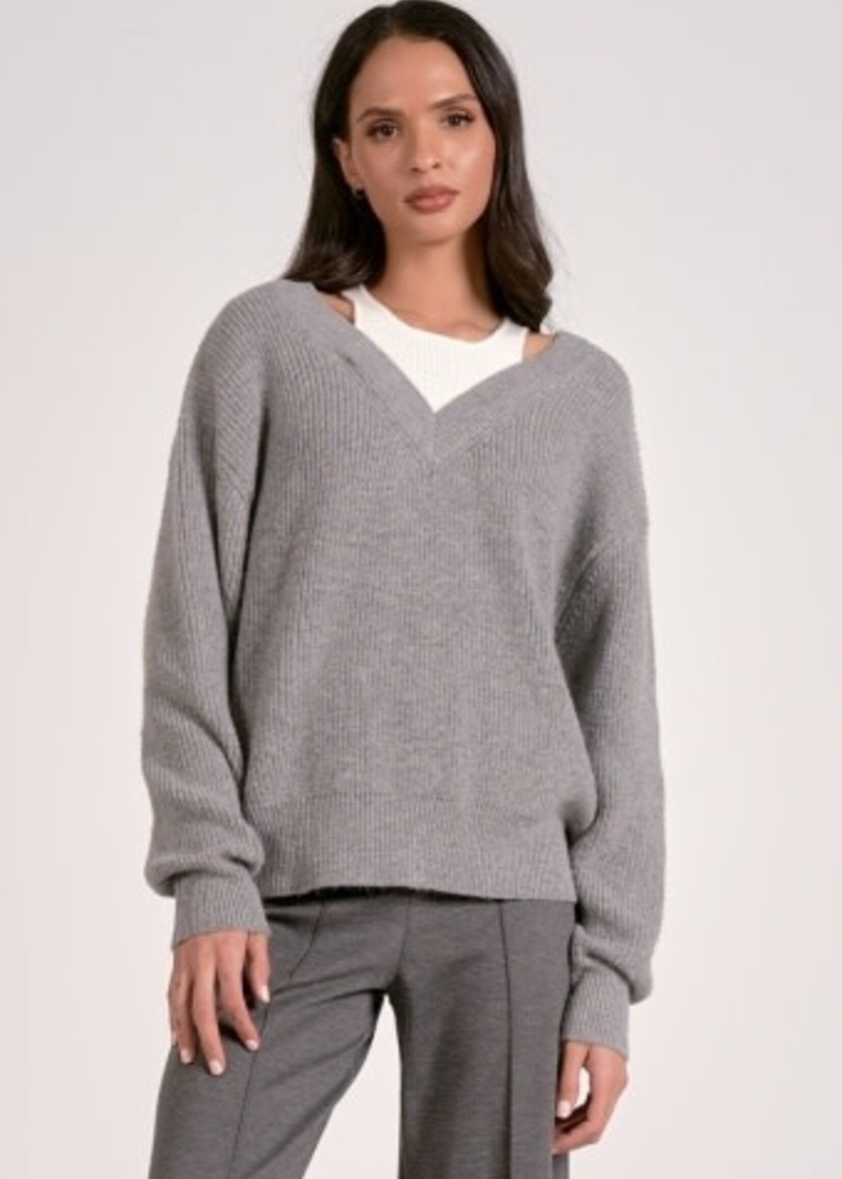 Elan V-Neck Sweater (Gray/White)
