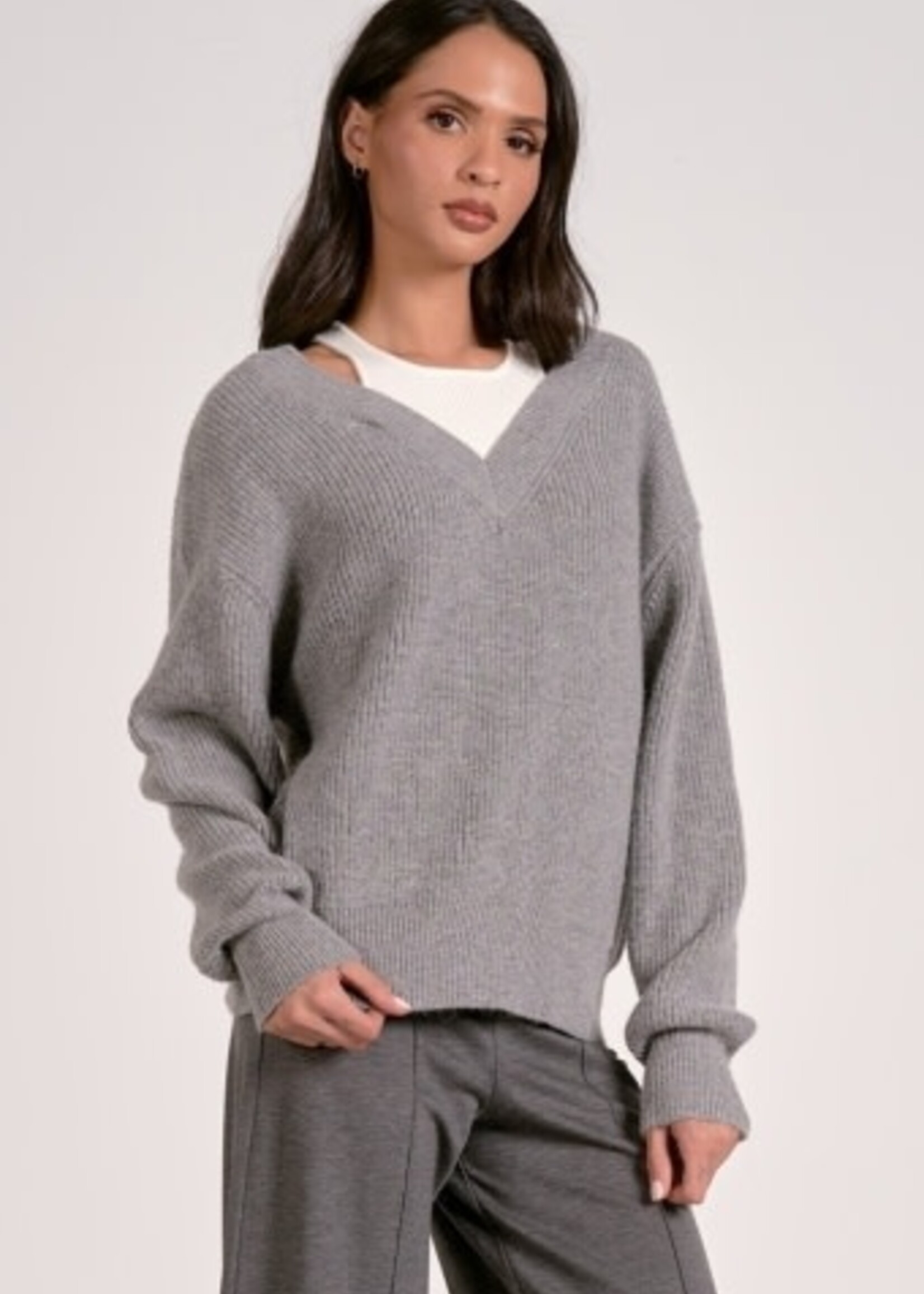 Elan V-Neck Sweater (Gray/White)