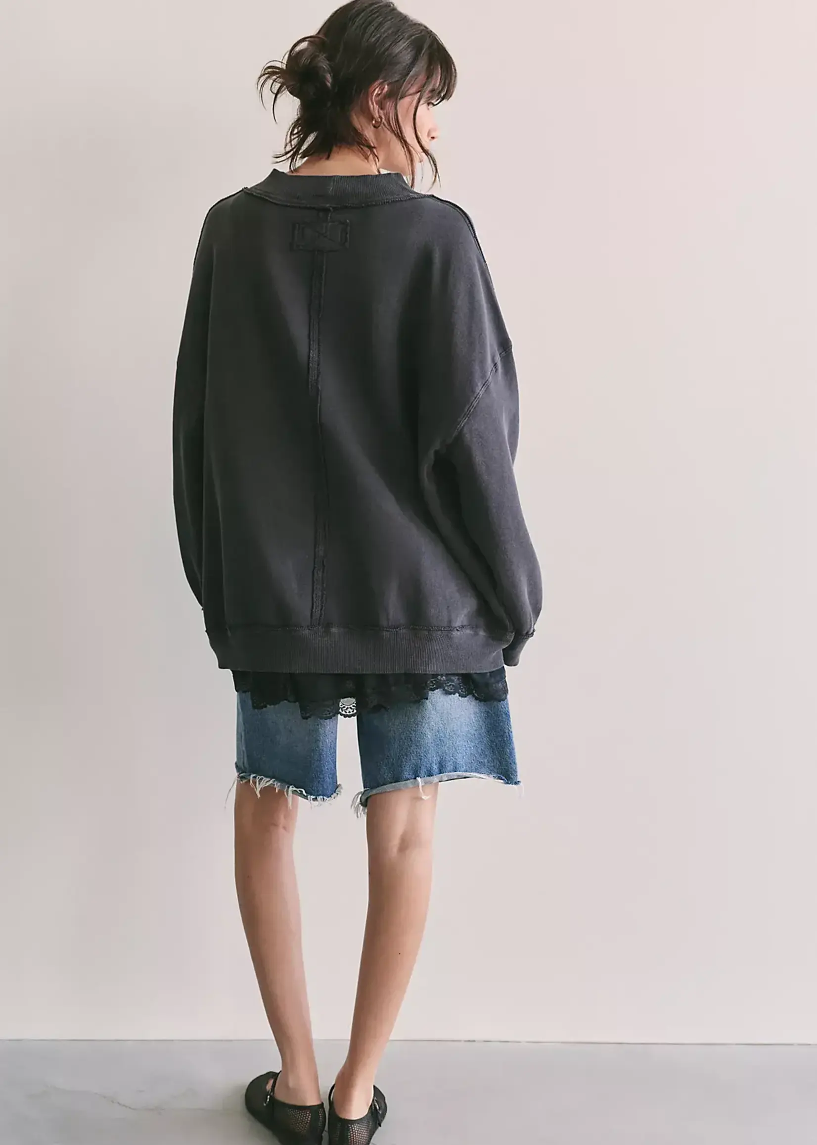 Free People PALM SPRING TURTLE GRAPHI / WASHED BLACK COMBO