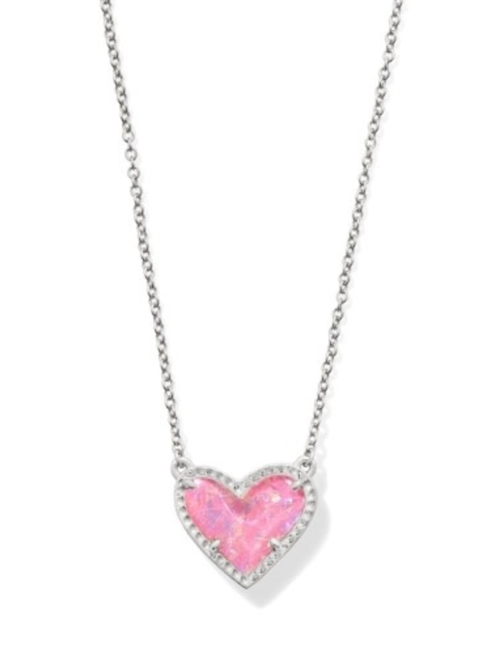 Kendra Scott ARI HEART SHORT PENDANT NECKLACE