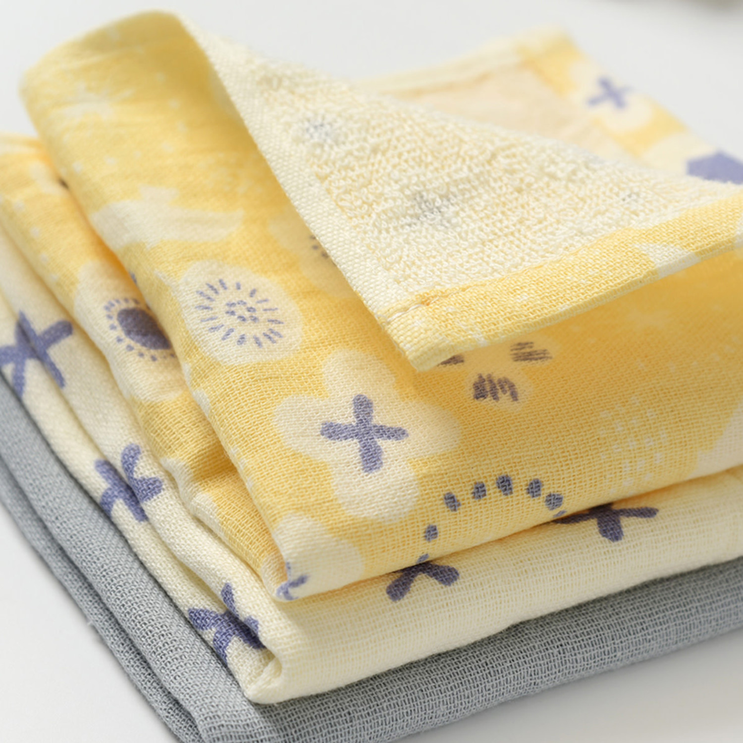 https://cdn.shoplightspeed.com/shops/634497/files/48104301/1500x4000x3/variis-ltd-washcloth-nikko-yellow-3-pk.jpg