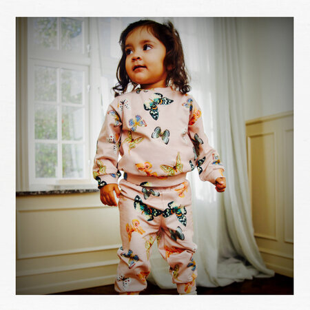 Sweatshirts/ Sweaters