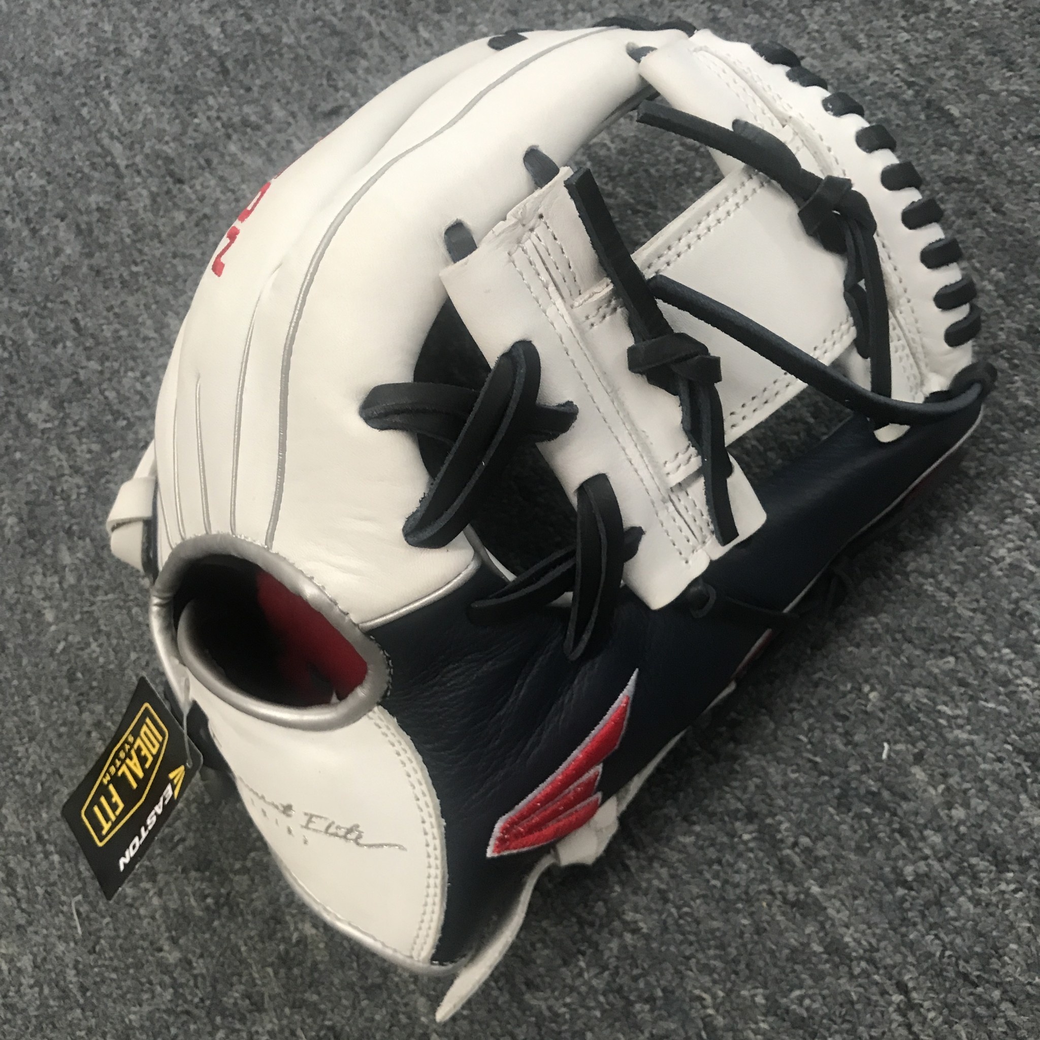 Easton Easton Tournament Elite 11.5 Inch Wht/Nvy/Red